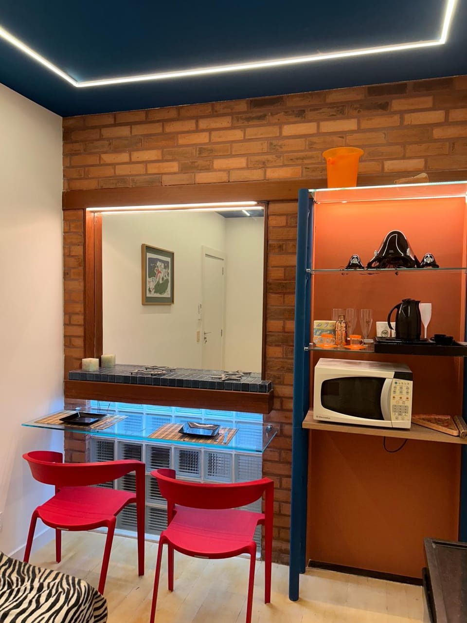 Kitchen or kitchenette, Living room, Seating area, Dining area, minibar