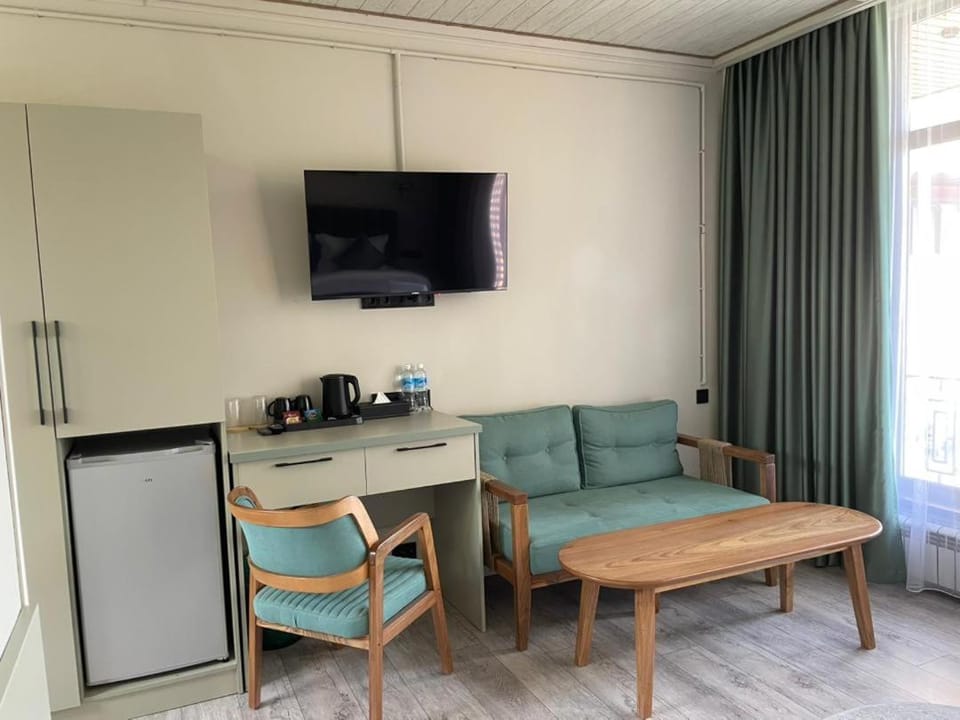 TV and multimedia, Dining area, minibar