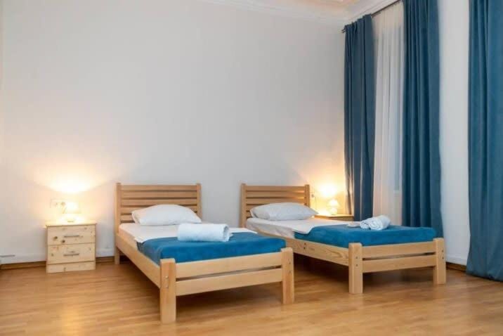 Opera House 2BR Apt with Tbilisi Charm - By Wehost Apartment in Tbilisi, Georgia