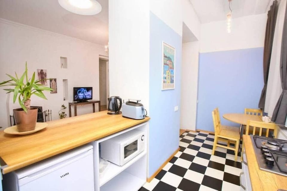 Opera House 2BR Apt with Tbilisi Charm - By Wehost Apartment in Tbilisi, Georgia