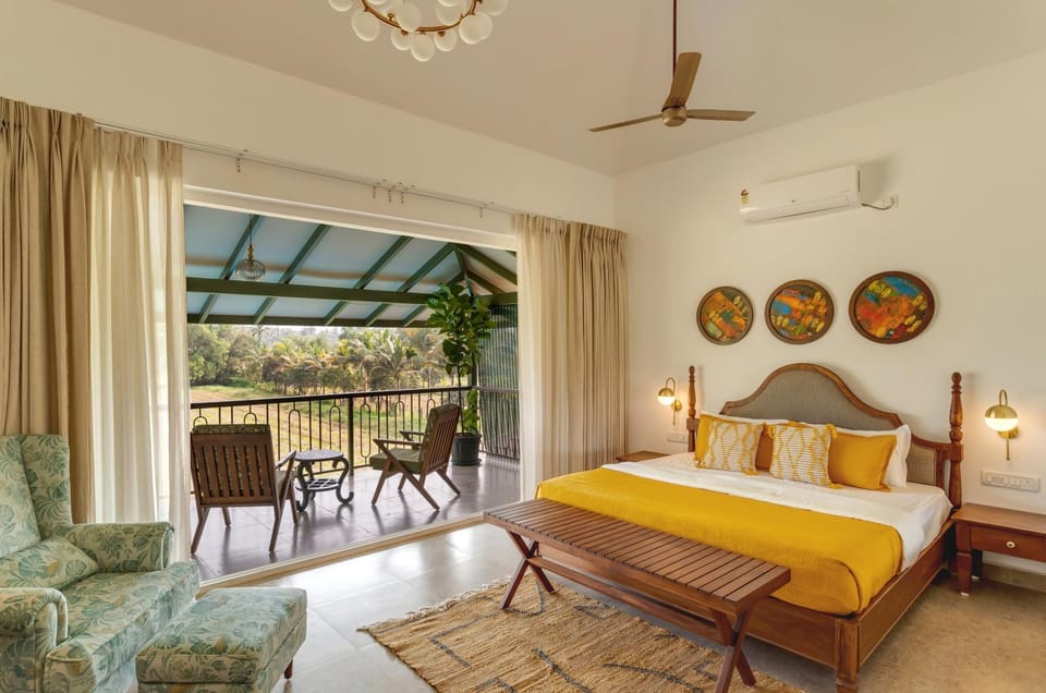 Patio, Bed, View (from property/room), Balcony/Terrace, Photo of the whole room, Seating area, Bedroom, fireplace, air conditioner