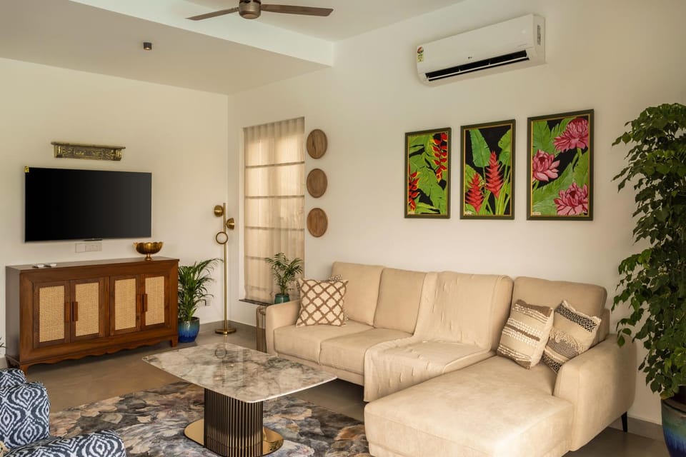 TV and multimedia, Living room, Seating area, fireplace, air conditioner