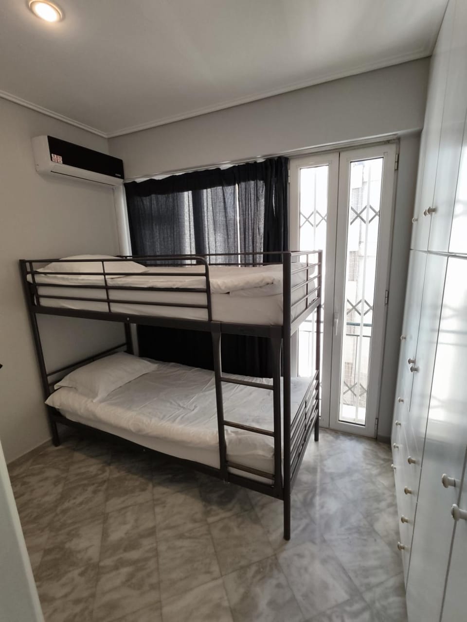 Bed, Bedroom, air conditioner