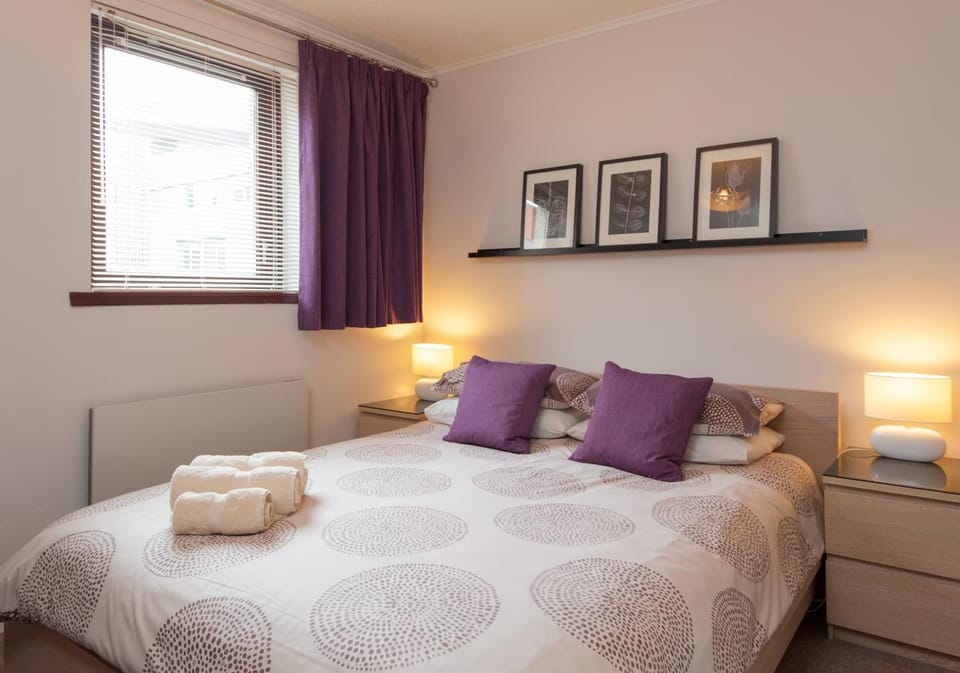Bed, Decorative detail, Bedroom