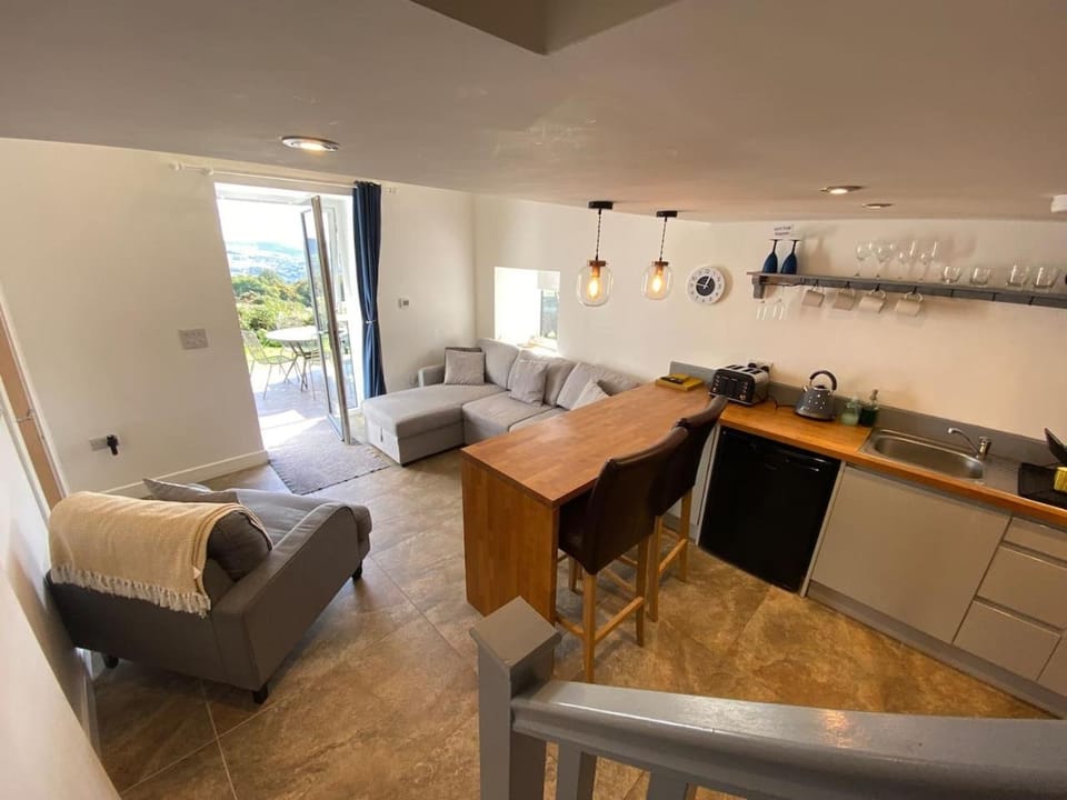 Peaceful Stay with Far-Reaching Views House in High Peak District