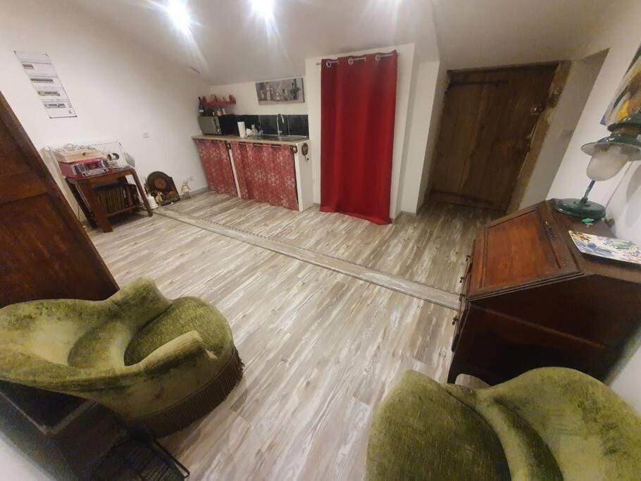chambre indépendante Apartment in Jura