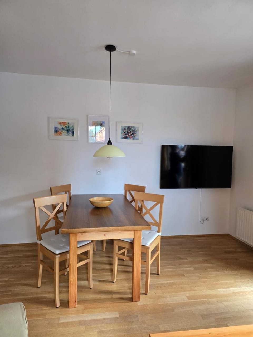 Living room, Dining area, Evening entertainment