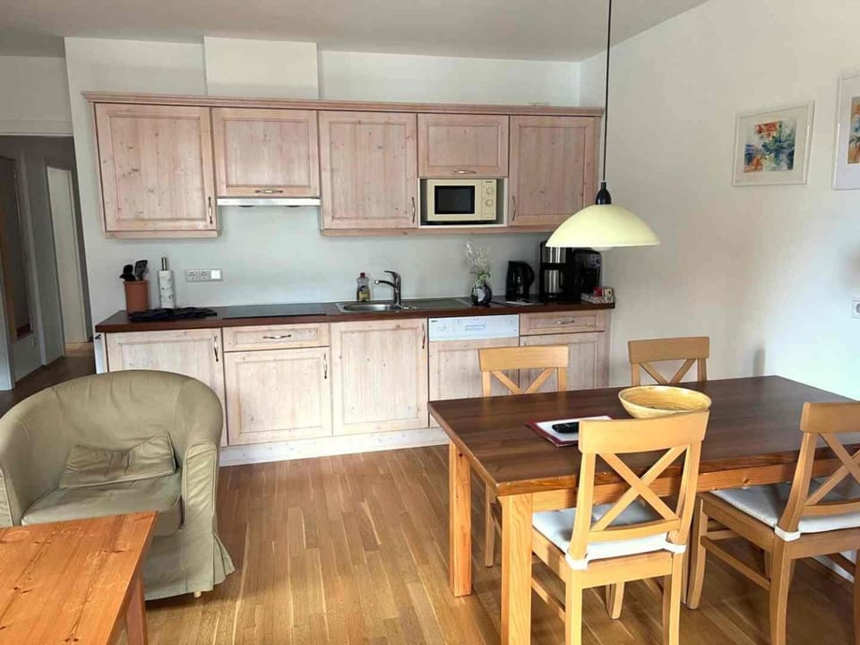 Dining area, kitchen