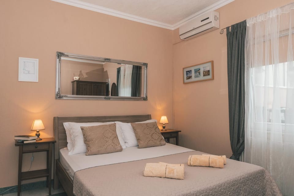 Bed, Bedroom, air conditioner