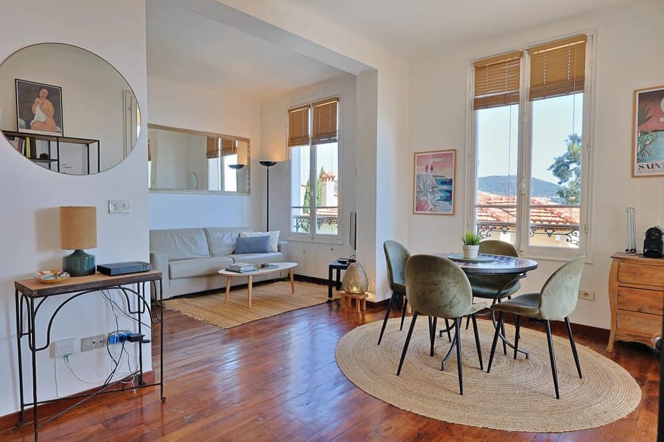 Appartement et terrasse vue mer - Les Clés de L Estérel Apartment in Saint-Raphael