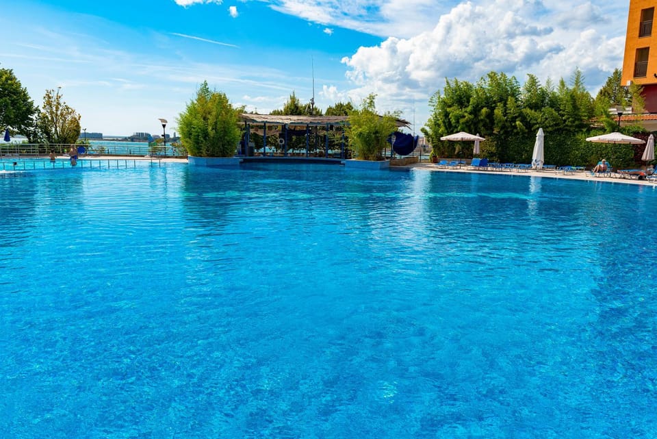 Pool view, Swimming pool