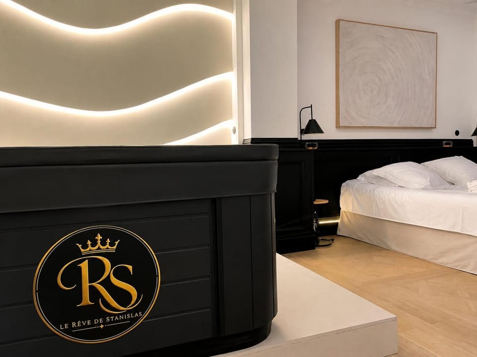 Bed, Spa and wellness centre/facilities, Bedroom