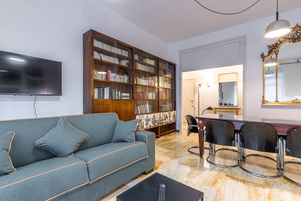 Library, TV and multimedia, Living room, Seating area, hair dresser