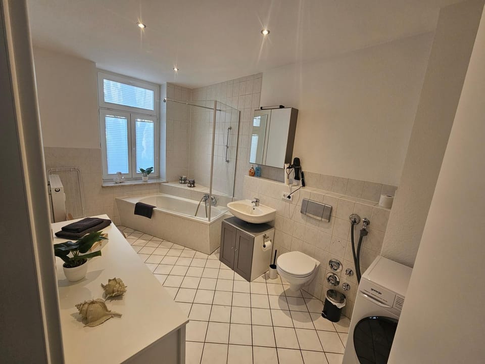 Toilet, Bathroom, Bath, towels