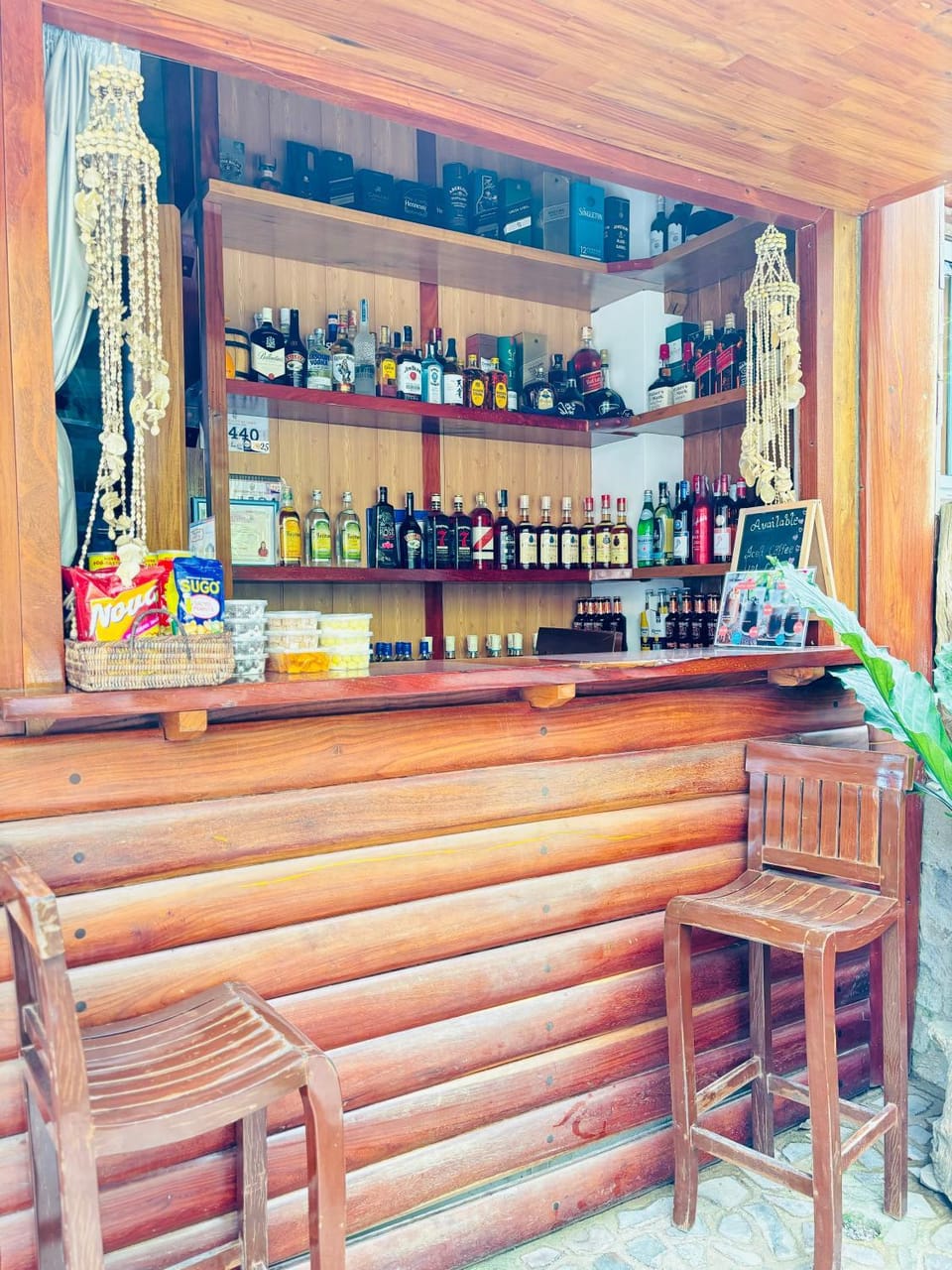 Lounge or bar, Food and drinks, Food, Drinks