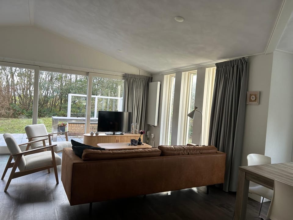 Bungalow Uthof House in Friesland, Netherlands