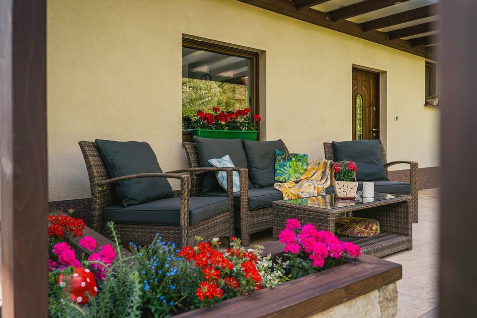 WillaByTheRiver JACUZZI & SAUNA Bed and Breakfast in Zakopane