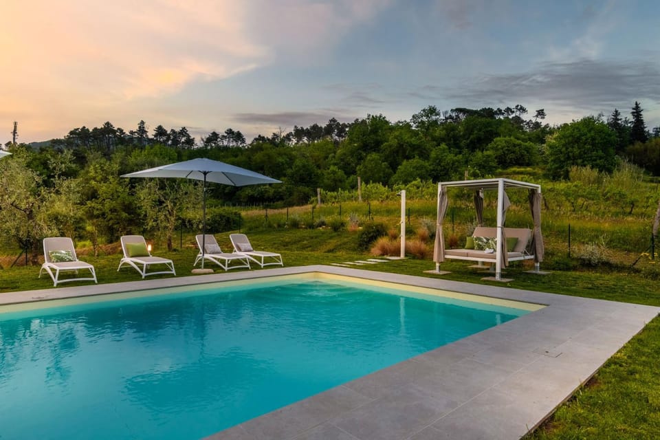Villa Amore, a Romantic Hilltop Farmhouse in Lucca Villa in Lucca
