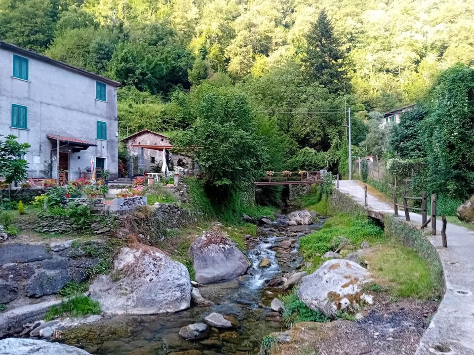 Gli Orti di Mulina le Apuane con parcheggio privato e WiFi House in Emilia-Romagna