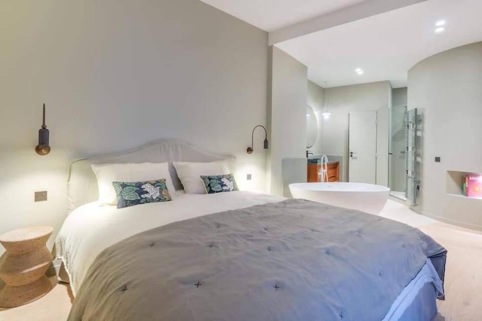 Marais - Magnificent 3BR/BTH decorated with taste Apartment in Paris