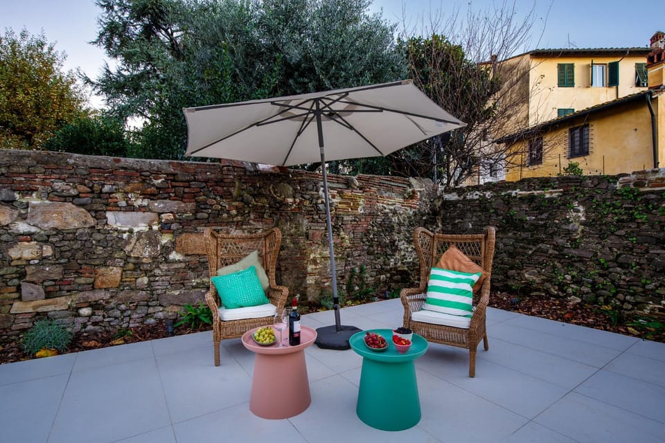 The City Oasis, a Villa inside Lucca with Private Apartment in Capannori