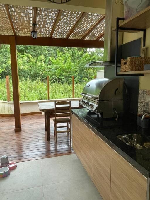 Linda Casa em uma linda praia - Santiago/ Maresias House in São Sebastião