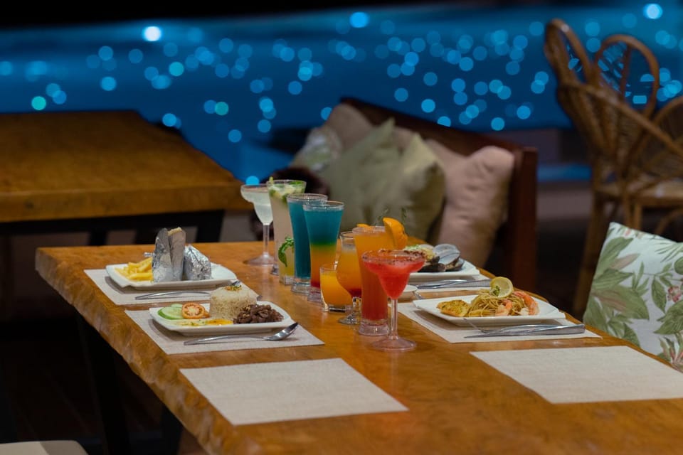 Restaurant/places to eat, Food and drinks, Lunch, Dinner, Drinks