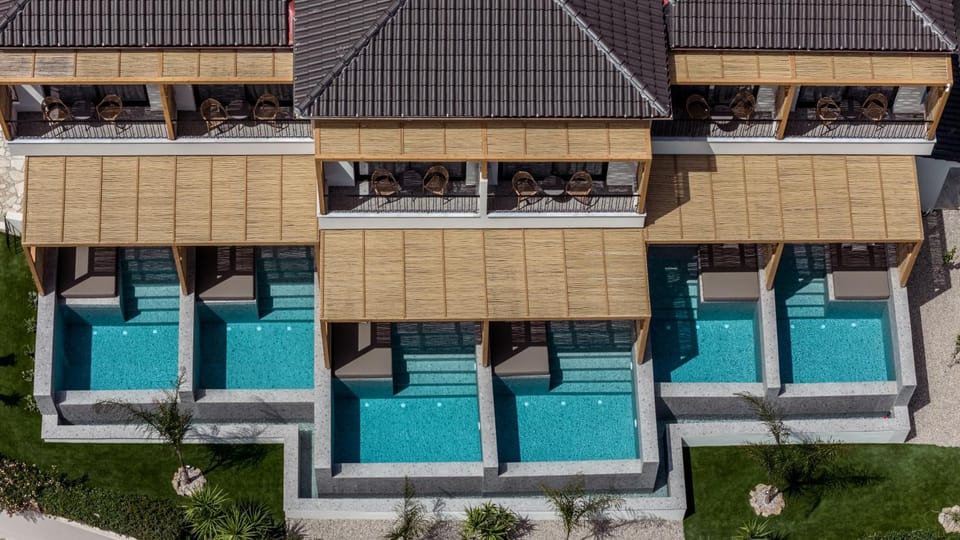Property building, Swimming pool