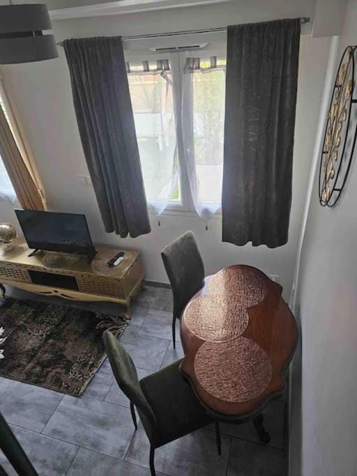 TV and multimedia, Dining area