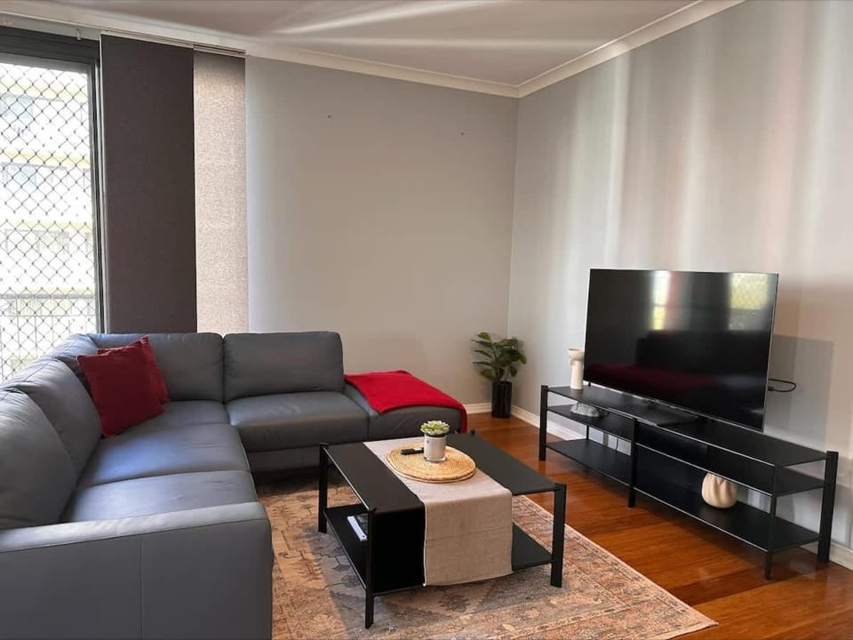 73 Serene 2BR Apt Perth CBD Pool-Gym & FREE Parkng Apartment in Perth