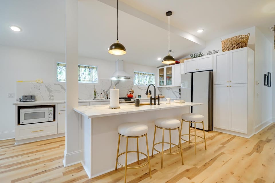 ~ 1 Mi to Dtwn: Wilmington Home w/ Patio! House in Wilmington