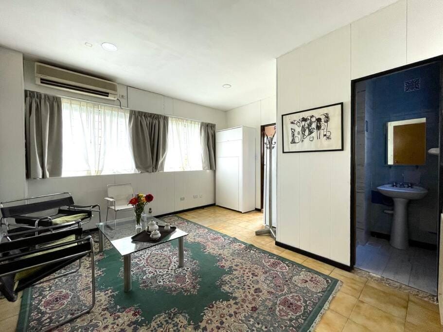 Living room, Seating area