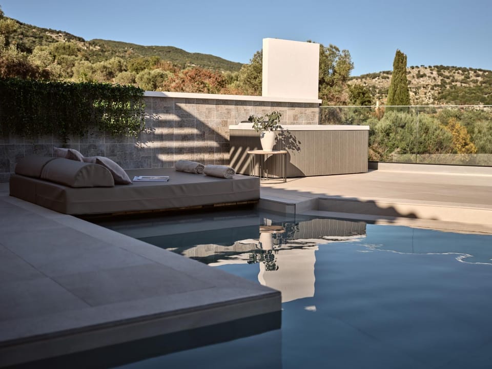 Patio, Natural landscape, Mountain view, Pool view, Swimming pool, sunbed