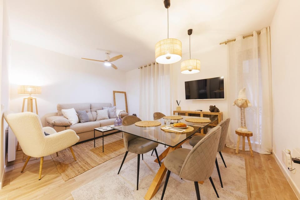 Living room, Dining area