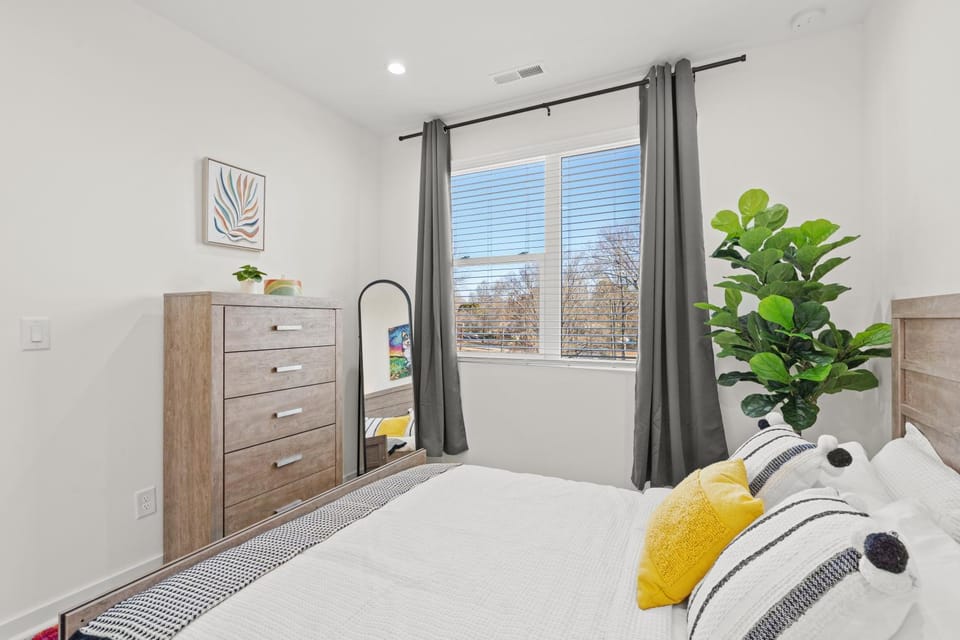 Bedroom, wardrobe