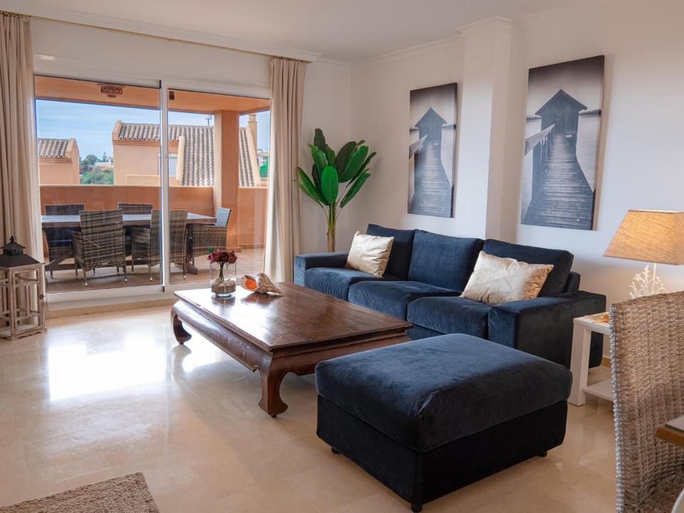 Apartmento familiar con piscina con vista al mar Apartment in Marbella
