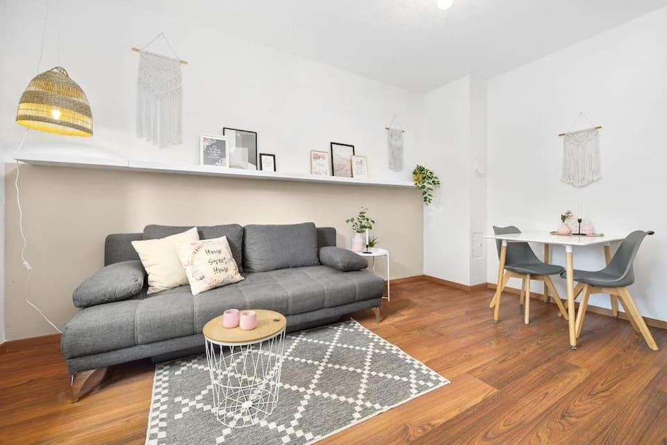 Bed, Living room, Seating area