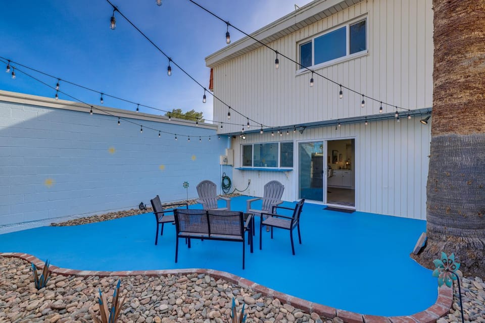 2 Mi to Old Town! Dog-Friendly Condo w/ Pool House in Scottsdale