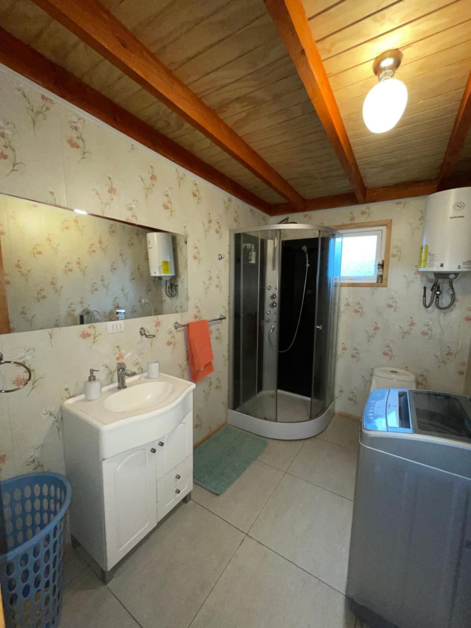 Shower, Bathroom, towels