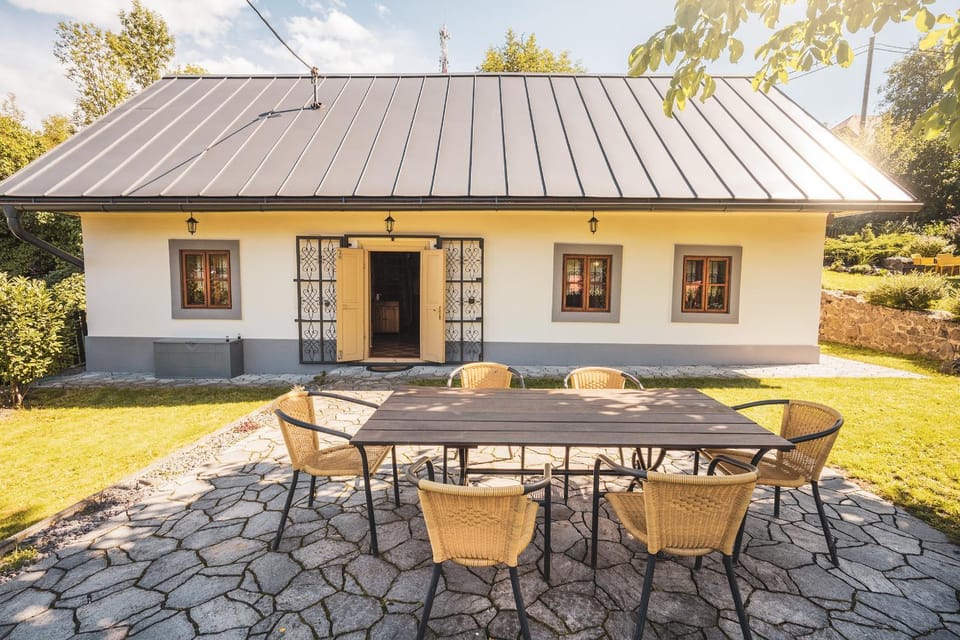 .. chalupa na slnečnom kopci .. Villa in Slovakia