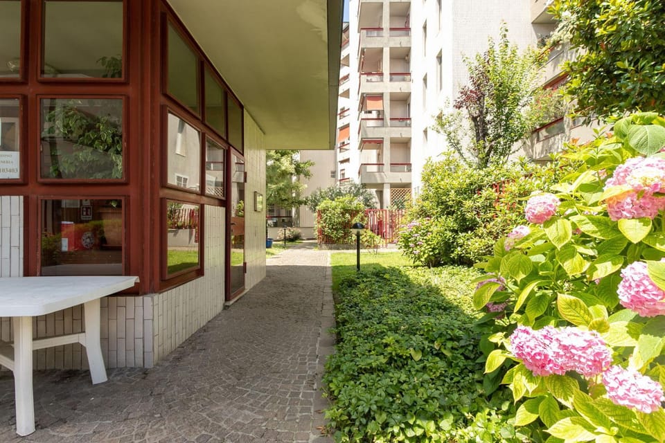 Property building, Spring