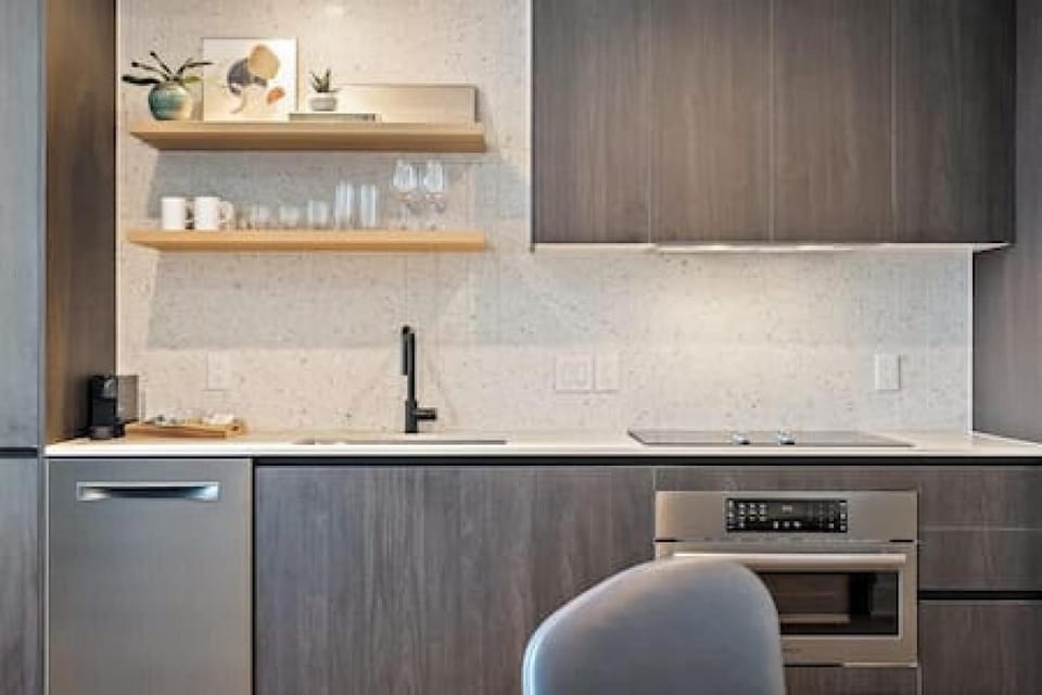 Kitchen or kitchenette