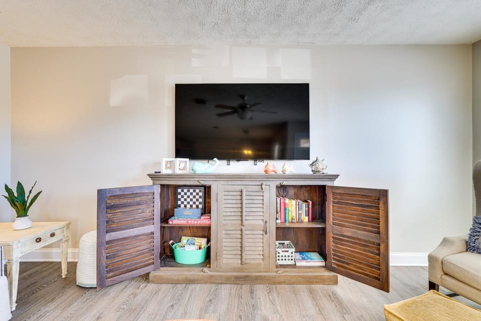 Panama City Beach House w/ Patio, Walk to Ocean House in Lower Grand Lagoon