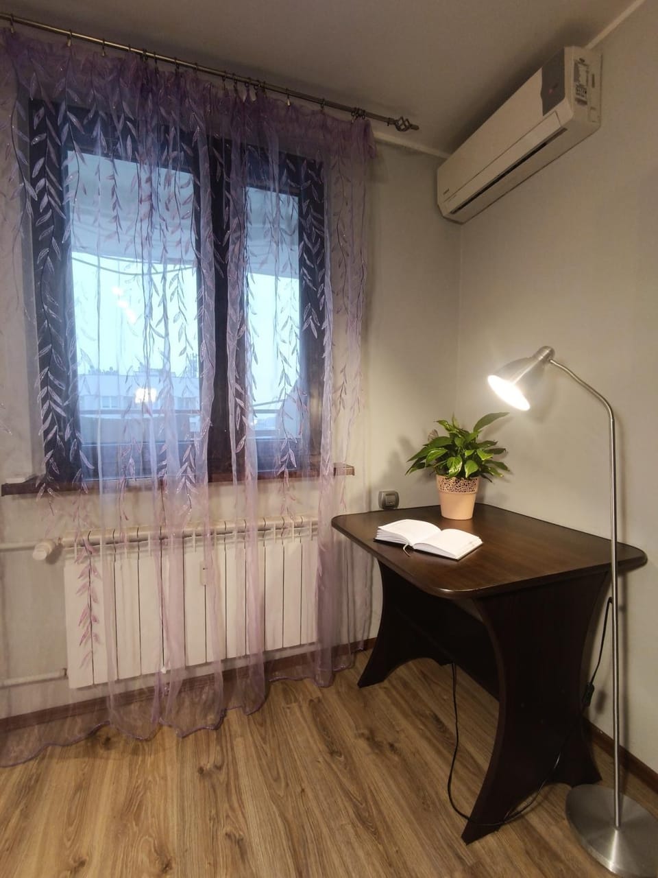 Dining area, internet, air conditioner
