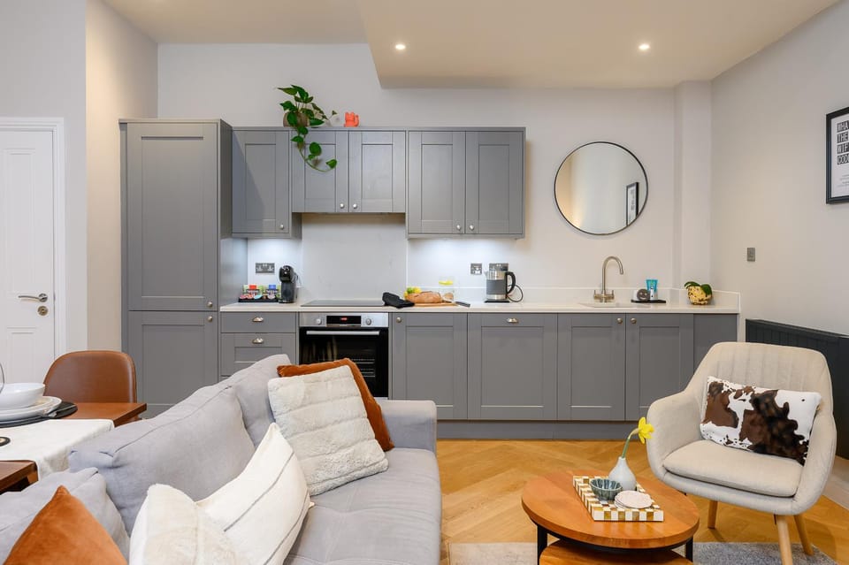Kitchen or kitchenette, Living room
