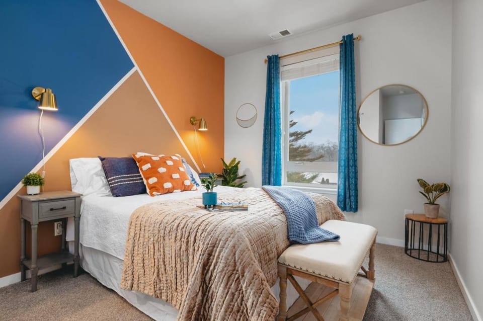Bed, Photo of the whole room, Bedroom