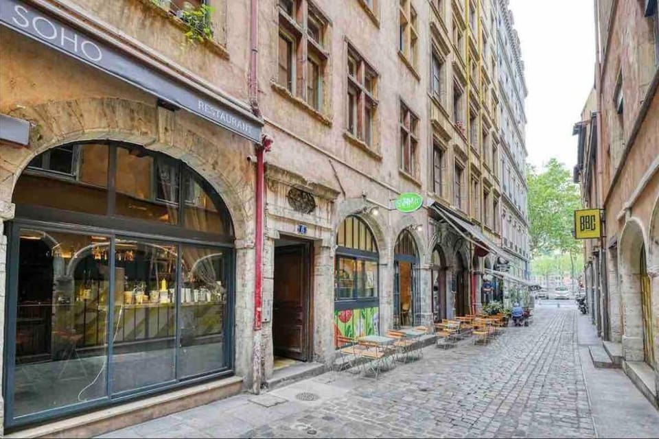 NEW / Belle et Rebelle avec jacuzzi Apartment in Lyon