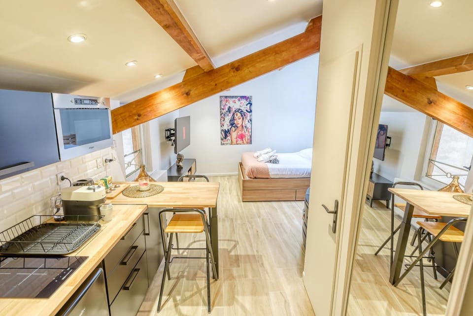 NEW / Belle et Rebelle avec jacuzzi Apartment in Lyon