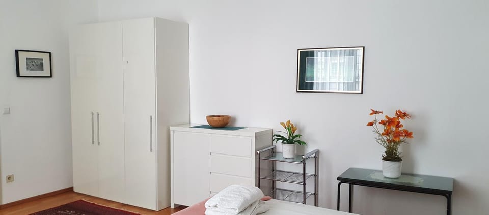 Bedroom, wardrobe