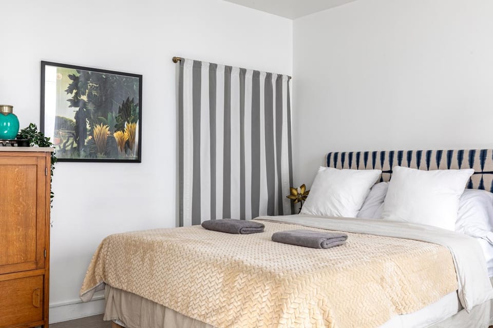 Bed, storage, towels